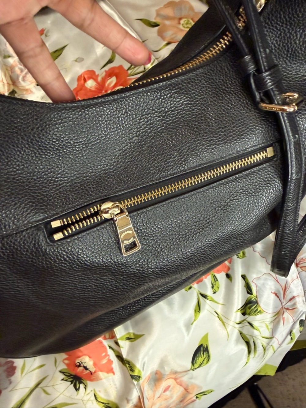 Coach Black Leather Shoulder Bag with Gold Hardware - Picture 8 of 14